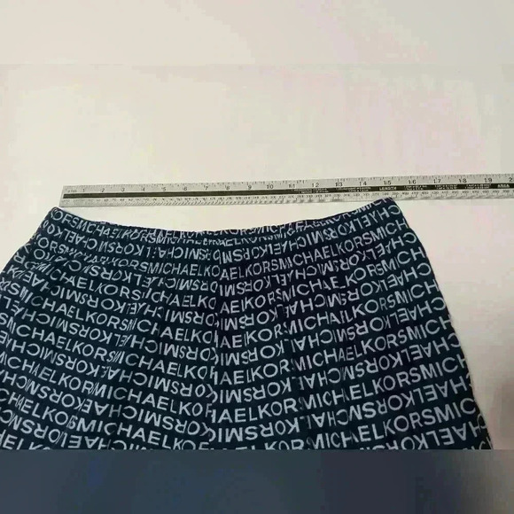 Micheal Kors  fleece lounge pants. Size Xl - Picture 3 of 5